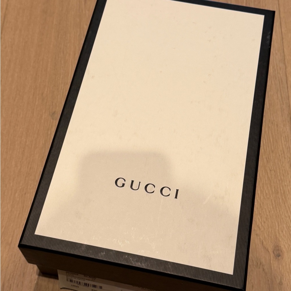 Gucci Loafer Black Leather Slip-On Loafers with Gold Detail - Picture 2 of 11